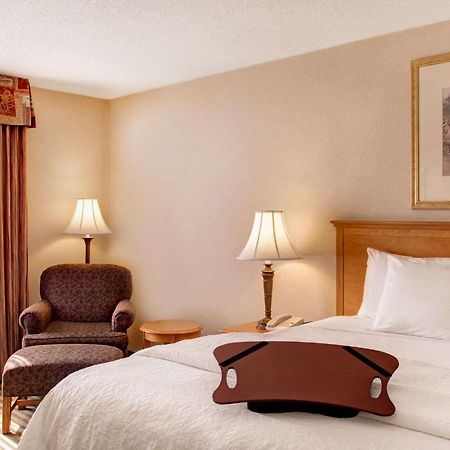 Hampton Inn & Suites Addison Esterno foto