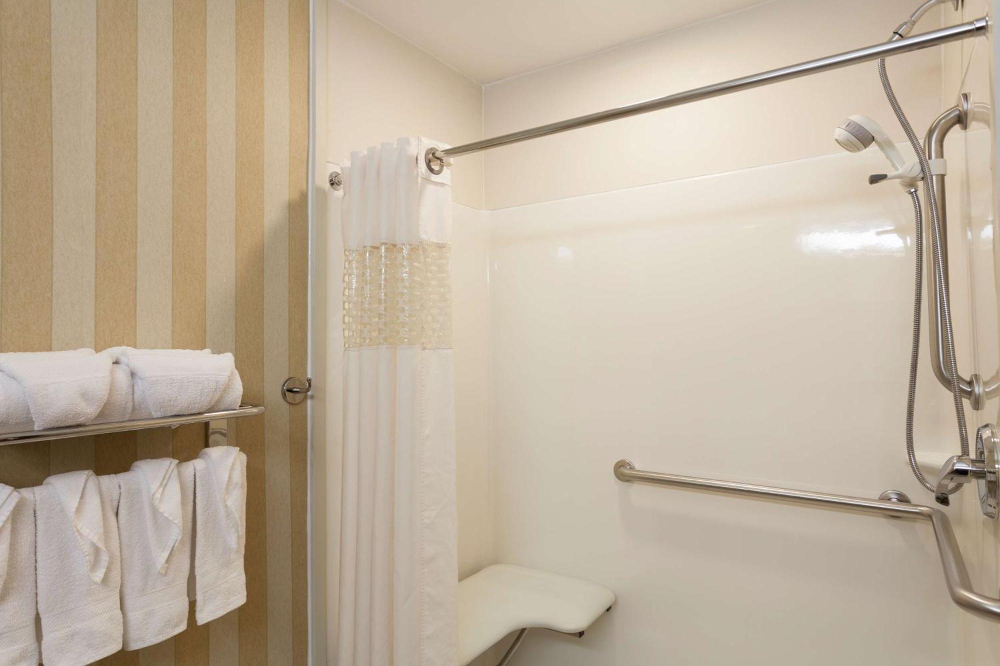 Hampton Inn & Suites Addison Esterno foto