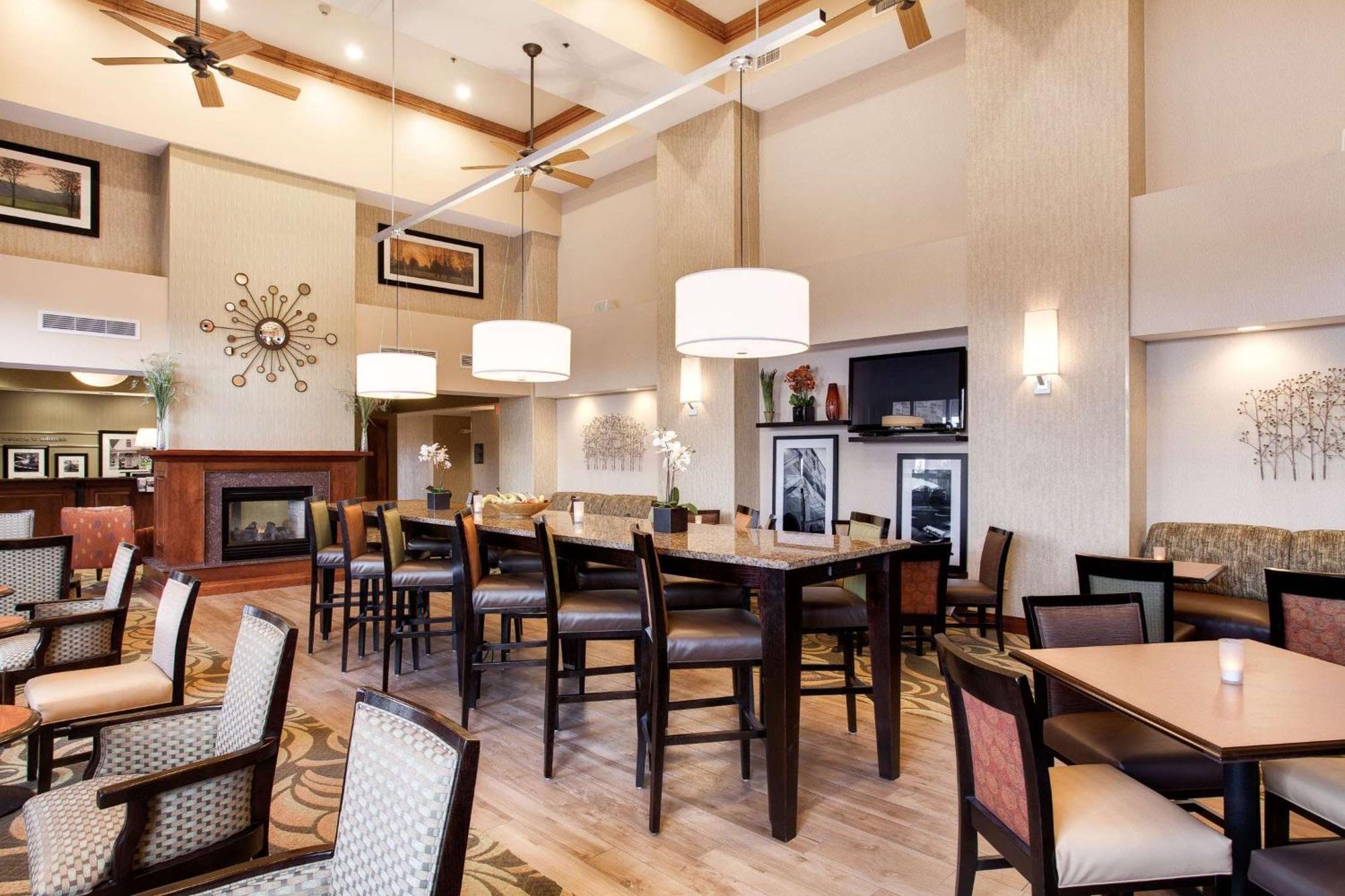 Hampton Inn & Suites Addison Esterno foto